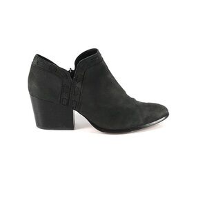 Vince Camuto black leather ankle booties 11
